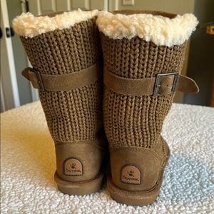 Women’s Bearpaw “Stella” Brown Knit & Suede Boots with Cream Fur Lining. Size 8